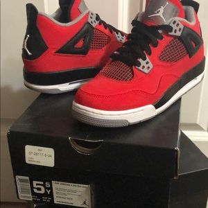 Air Jordan 4 Retro